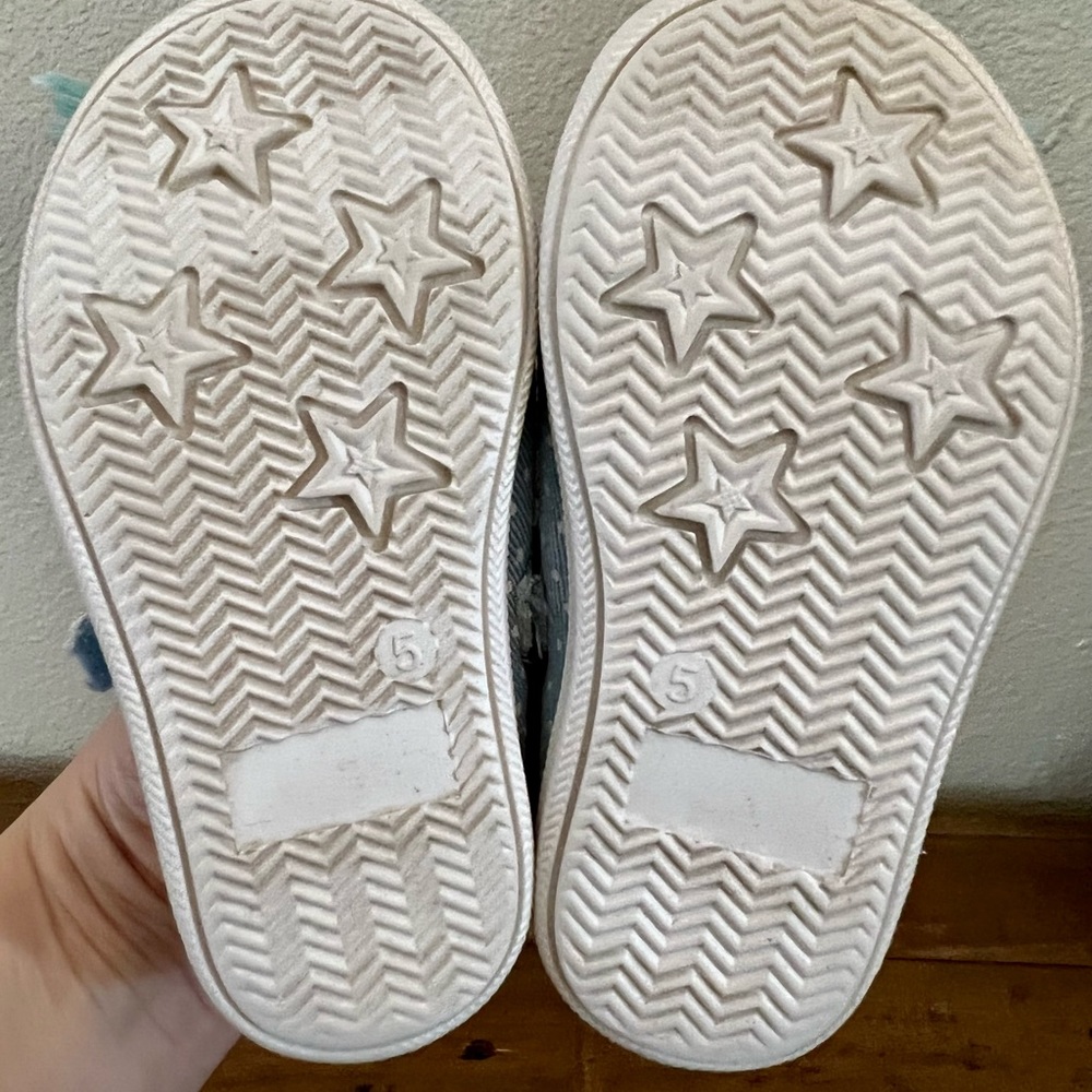 Cute Toddler Girl Unicorn Shoes Infant/Toddler Size 5 - Picture 8 of 10
